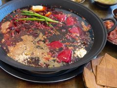 -黄潇洒老火锅(九眼桥宏济巷店)