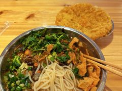 -柳州肥姨妈大骨螺蛳粉(东靖路店)