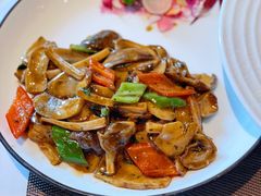 紫苏炒牛肝菌-若蘭慈·无国界素食料理(欢乐海岸店)