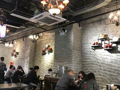 大堂-巴四老城区炭火蛙锅(张江店)