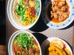 -爆炸头阿姨小四川正宗川味小吃(无任何分店)