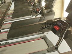 -健龙森俱乐部·游泳·健身·羽毛球综合体育馆