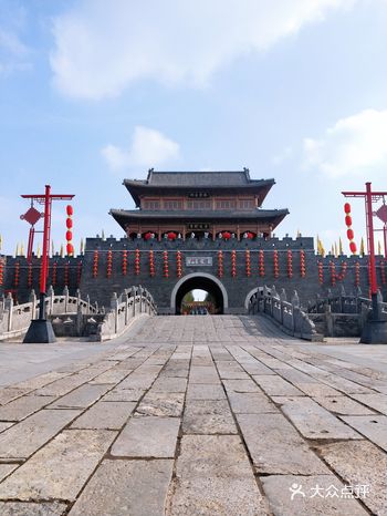 建设中的古城区，不需门票 停车区比较大，不用担心停车