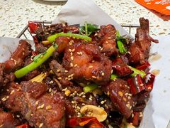 -小董哥烤串·爆汁大油边(故宫店)