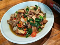 -头上红煨盐鸡乡村食府