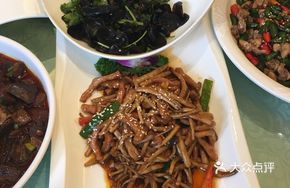Bamboo Shoot Mushroom Stir-Fry with Tender Pork