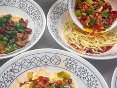 -李与白包子铺(桐梓林店)