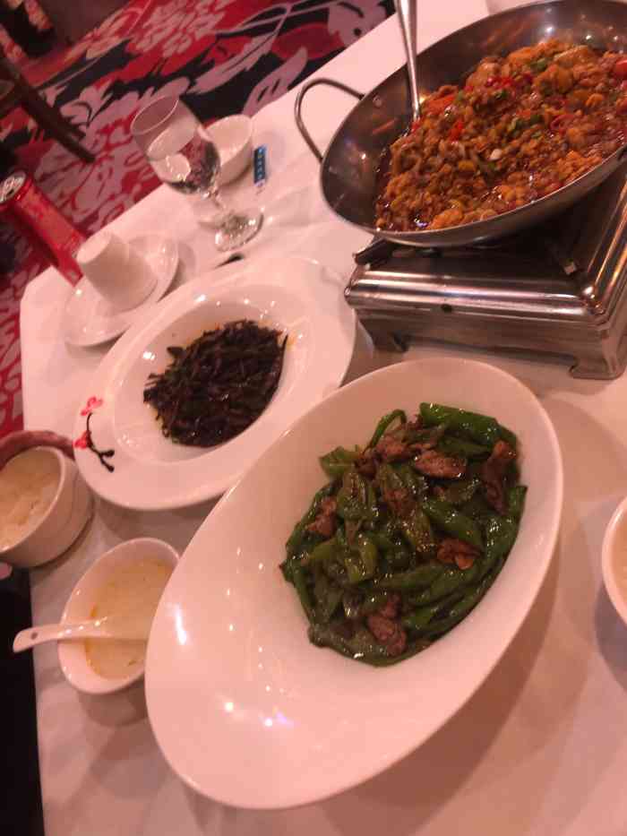 翠清酒家(万丰路店)-"一直都喜欢吃翠清的臭鳜鱼,今天过来停车位.