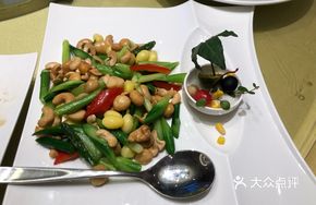 Asparagus Stir-fried with Three Fruits