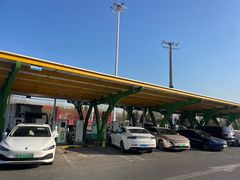 -窦店服务区-停车场