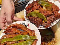 -哈尔滨烧烤·山河村铁锅炖(交大店)
