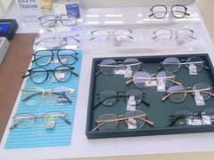 -视野联行眼镜·蔡司·尼康战略合作店(城西银泰店)