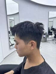 -一家只做男发烫染的店