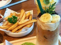 -Chom Cafe and Restaurant