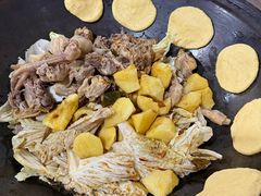 -粘豆包柴火铁锅炖