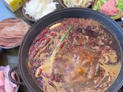 -黄潇洒老火锅(九眼桥宏济巷店)