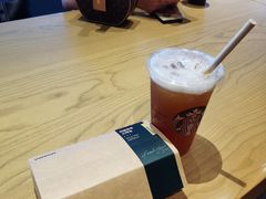 -星巴克(广州南站A18检票口楼上)