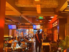 -何师烧烤Pro ·江湖川菜·小龙虾·精酿(太古里旗舰店)