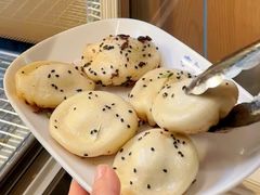 -李与白包子铺(桐梓林店)