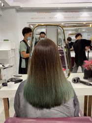 -镁连社·美联社