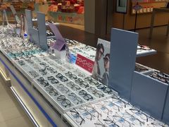 -美式眼镜·授权蔡司.依视路.尼康.豪雅.明月(南翔印象城店)