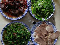 二荤二素-炊大牛饭店(寻甸总店)