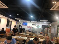 大堂-龙鑫记清远脆皮鸡胡椒猪肚鸡