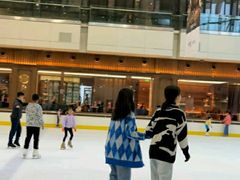 -冰纷万象滑冰场(深圳万象城店)