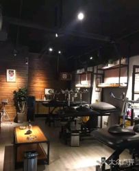 -鳌首刺青纹身 穿孔饰品店