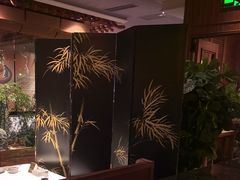 -八府香鸭·啫啫煲(华山路店)