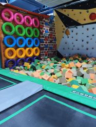 -反弹蹦床公园·亲子乐园·团建·派对(尚品奥莱店)