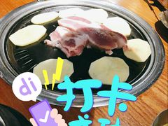 厚切猪肉-·缸桶屋·韩式牛肋条自助烤肉(西湖D11店)