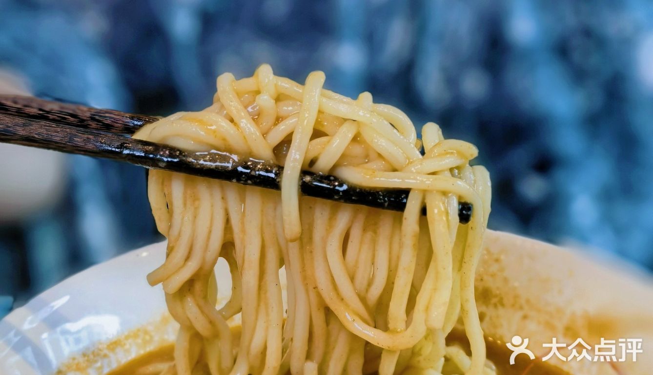 厦门美食沙茶面你吃过吗？带你体验当地原汁原味[调皮]