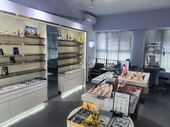 -视野联行眼镜•蔡司•依视路(温江店)