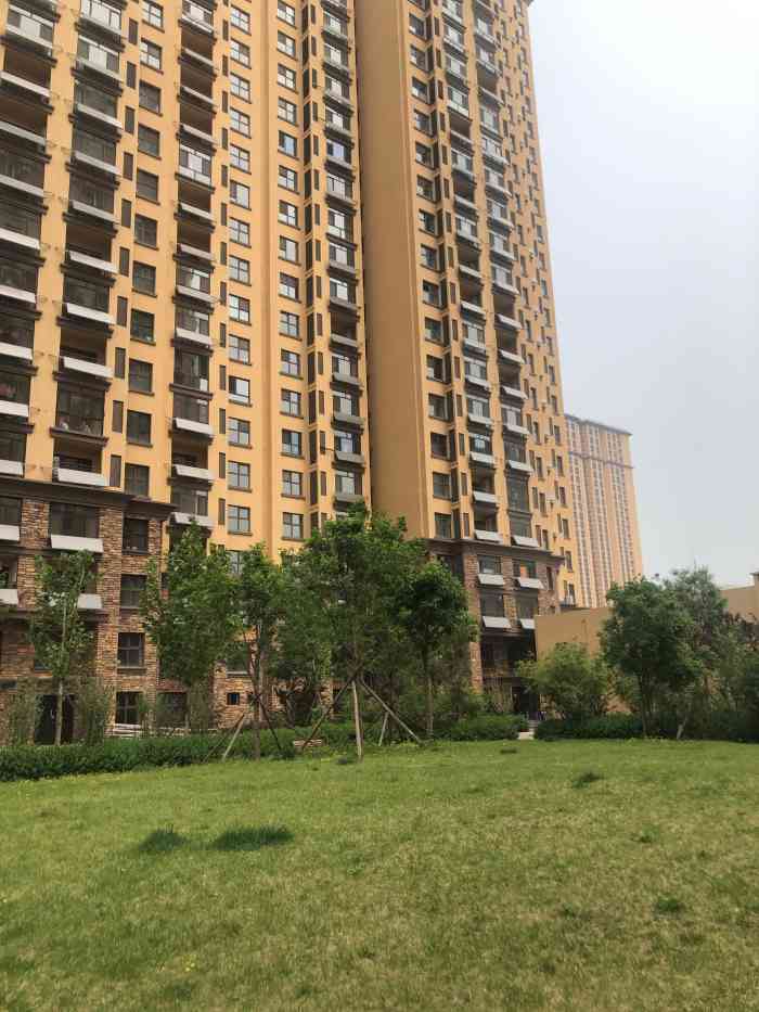 涿州香邑溪谷原墅北区-"永济东路与平安大街交叉口,向北一直走路边.