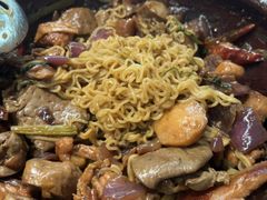 半只鸡-凤兴鸡煲(宝安海雅店)