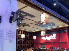 大堂-先启半步颠小酒馆(白麓里店)