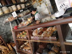 面包甜点陈列柜-Juicy Bakery(大学路店)