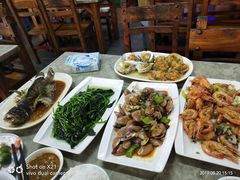 -四川小胡子海鲜(丁村万人海鲜广场店)