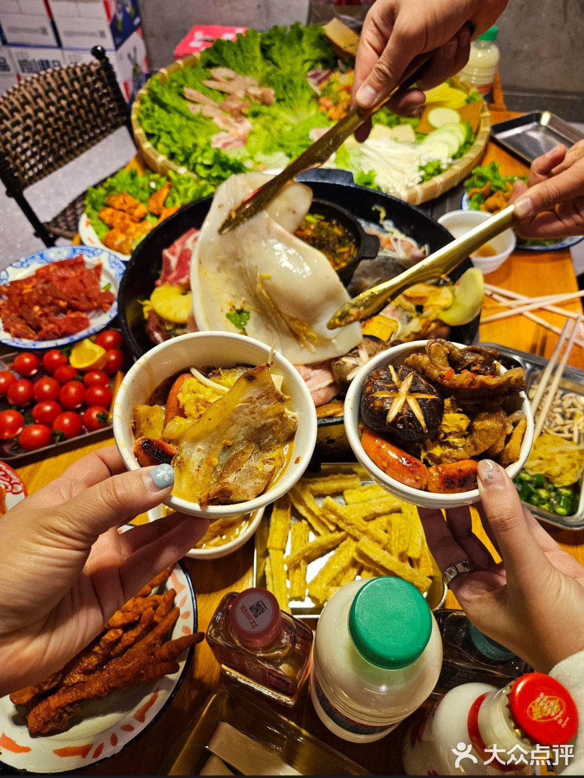 台东万佳广场院内 ️店里营业到凌晨1：00