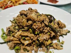 香椿芽炒土鸡蛋-雀蓝川菜(奥体广场店)