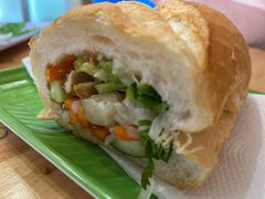 -Bánh Mì Huynh Hoa
