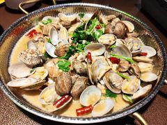 -曼听小寨海鲜烧烤·大连辣炒大王(盖州街店)