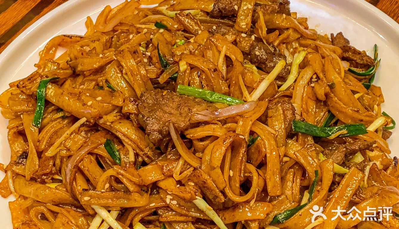 把唐人街大排档开在广场里也只有伯友想得出了