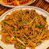 把唐人街大排档开在广场里也只有伯友想得出了