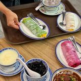 胡同里全是街坊叔叔阿姨的店，别提多正宗了