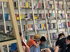 -钟书阁(松江泰晤士小镇店)