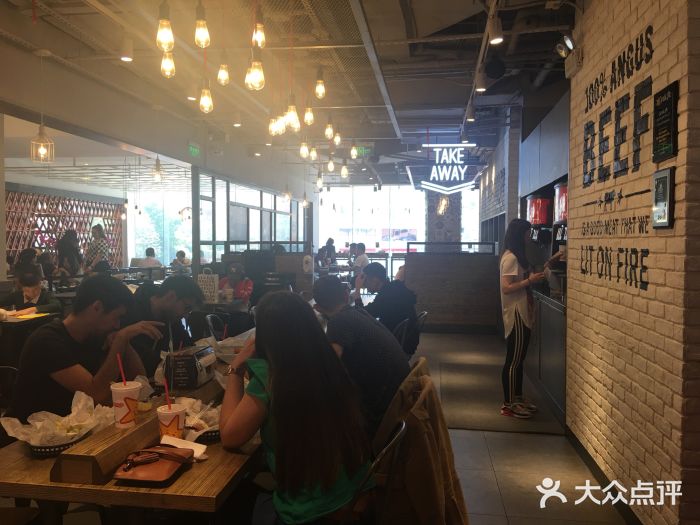 卡乐星(美罗城店)大堂图片