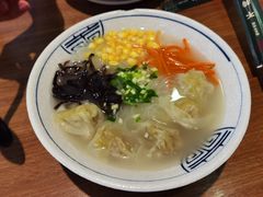 鲜虾云吞鱼汤米线-冯不记米坊(凯德广场店)