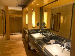 -中山利和希尔顿酒店